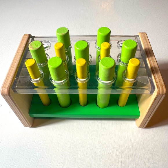 LOVEVERY green/yellow Wooden Posting Peg Stand game Montessori/development toy - Picture 1 of 6